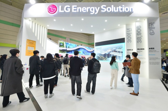 LG에너지솔루션 인터배터리 2024 부스 전경. 사진=LG에너지솔루션