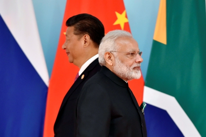 인도가 중국을 겨냥한 다탄두 미사일 개발에 성공했다. 사진은 모디 총리(오른쪽)와 시진핑 주석. 사진=본사 자료 