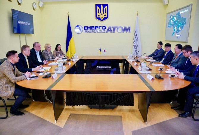 우크라이나가 한국 정부에 전후 인프라 복구와 원자력 프로젝트의 협력을 요청한 것으로 알려졌다.
