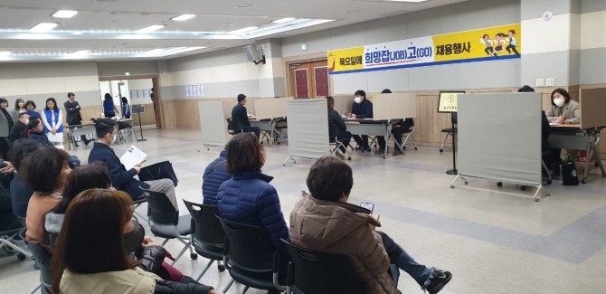 안산시 일자리센터는 전체 36명의 상담사가 시청 내 일자리센터를 비롯해 25개 동행정복지센터, 안산고용복지플러스센터, 관내 6개 특성화고 등에 각각 배치돼 구인·구직 상담 및 맞춤형 취업지원을 돕고 있다. 사진=안산시