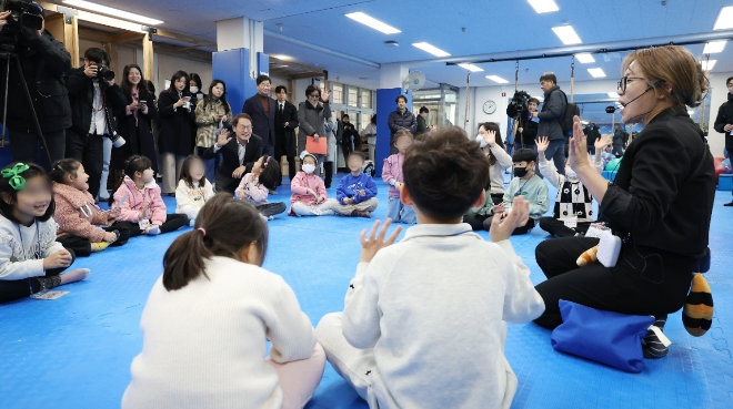 지난 5일 서울 아현초등학교에서 늘봄학교 프로그램인 ‘세상의 모든 리듬’ 수업이 운영되고 있다. 사진=연합뉴스
