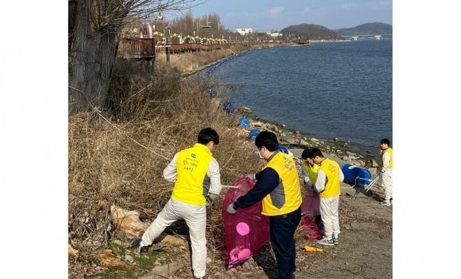 오뚜기는 수자원 보호를 위한 경영에 나서며 친환경 행보를 이어가고 있다. / 사진=오뚜기