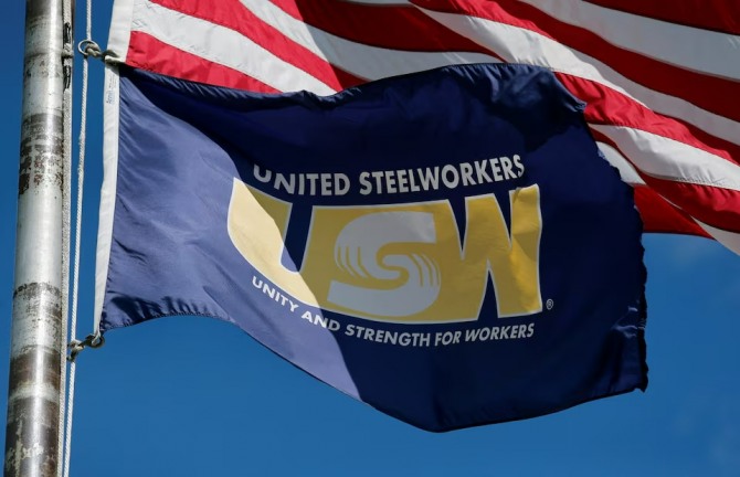 유나이티드 스틸워커스(United Steelworkers, USW) 깃발. 사진=로이터 