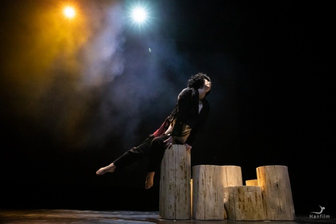 최효진 안무의 현대무용 '제로'