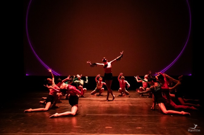 최효진 안무의 현대무용 '제로'