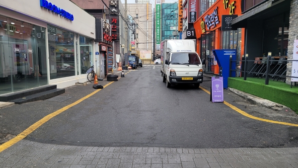 구리전통시장 보행로 환경 개선 공사 완료(구리전통시장 도막공사 전). 사진=구리시