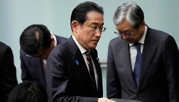 기시다 후미오 일본 총리가 2024년 3월 28일 도쿄에서 기자회견장을 떠나고 있다. 사진=AFP/연합뉴스