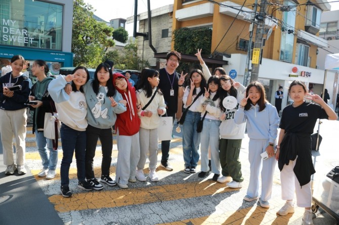 문성호 서울시의원이 홍제역 틴에이저 아지트 신설을 제안했다.사진=서울시의회