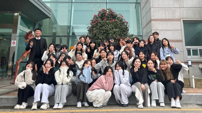 광주여자대학교 반려동물보건학과는 지난달 29일부터 30일까지 중흥골드스파&리조트에서 2024년 학과 MT를 진행했다고 1일 밝혔다. 사진=광주여자대학교