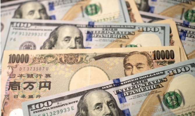 미국 달러와 일본 엔화 지폐     사진=신화/연합뉴스