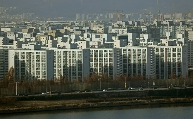 서울 마포구 하늘공원 인근에서 바라본 아파트 단지. 사진=연합뉴스