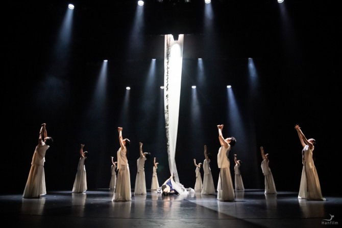 배강원 안무의 '어디서 멈출 지(止)', 사진=한국춤협회