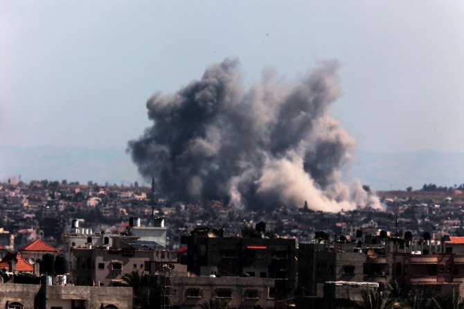 3월 11일 월요일 이스라엘의 폭격 당시 가자 지구 남부 모습. 사진=UPI 연합뉴스