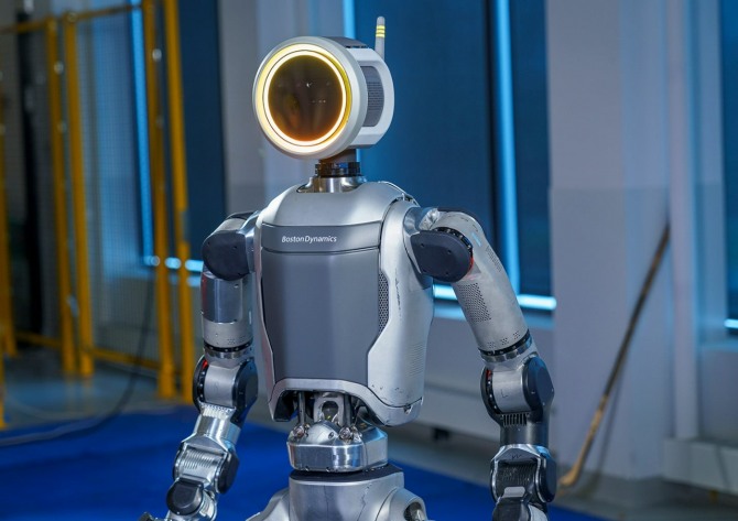 보스턴다이내믹스가 17일 깜짝 공개한 전기구동 방식 휴머노이드 로봇 '올 뉴 아틀라스'. 사진=보스턴다이내믹스
