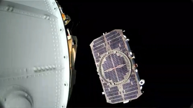 우주에 도착한 한화시스템 ‘소형 SAR위성’ 모습 사진=대한민국 정부