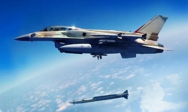 이스라엘 공군 소속 F-16I 전투기에서 램페이지 미사일이 발사되고 있는 모습. 사진=IMI 시스템스