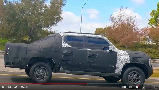 스파이샷 전문 유튜브 채널 킨델오토에 최근 올라온 기아 타스만 픽업트럭의 스파이샷. 사진=유튜브