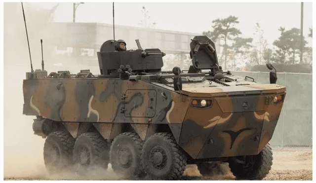 현대로템의 8x8 차륜형 장갑차 K808(사진)의 페루 육군 도입 여부를 두고 현지 매체와 국영기업 사이에 진실공방이 벌어지고 있다.  사진=현대로템