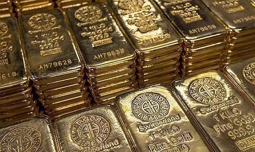 국제 지표인 뉴욕 상품거래소의 금 선물 가격은 4월 중순 온스당 2400달러 선까지 돌파했다. 사진=로이터/연합뉴스