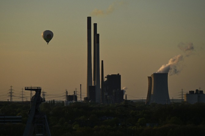 올해 가장 더운 여름을 맞을 것이라는 세계기상기구(WMO)의 경고가 나왔다. 독일 서부 겔젠키르헨에 있는 석탄화력발전소. 사진=AFP/연합뉴스