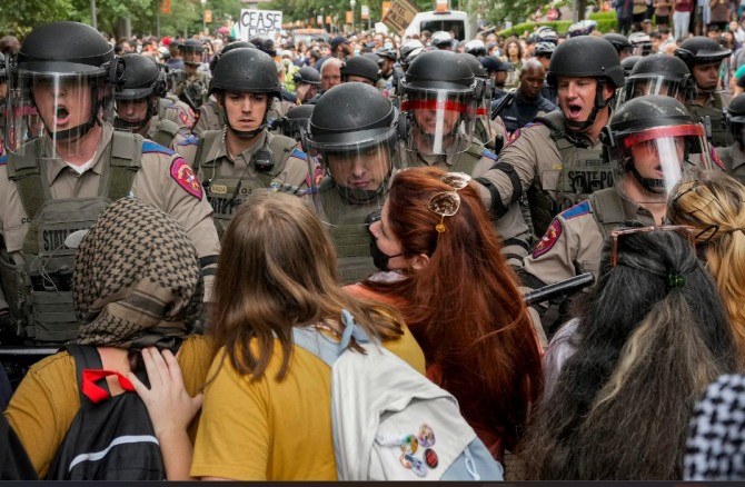 체포로 이어지는 미 대학가의 친팔레스타인 시위       사진=로이터