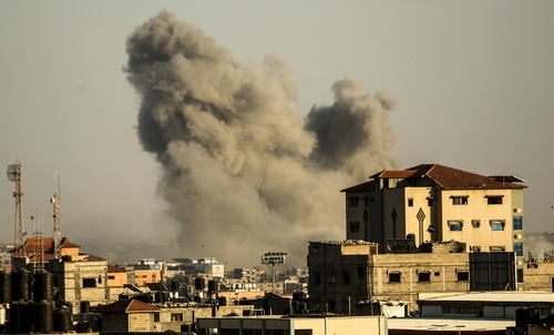 이스라엘군의 공습을 받은 가자지구 최남단 라파. 사진=연합뉴스