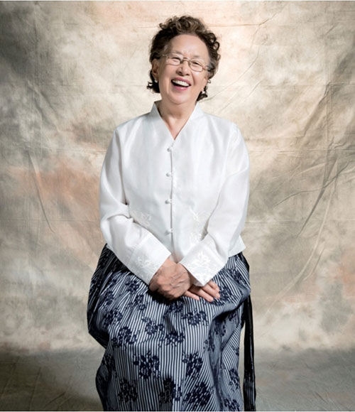 MCA는 최근 AI로 구현한 '현재의 나문희 배우'와 '젊어진 나문희 배우'가 동시에 등장하는 영상 '나문희의 첫사랑'을 선보이는 등 AI 기술들을 사용해 나문희 배우의 영상과 목소리를 만들어내 주목받았다. 사진=MCA