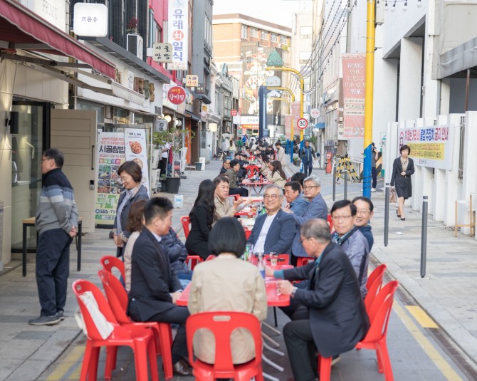 2024 개항누리길 포차거리 개장. 사진=중구