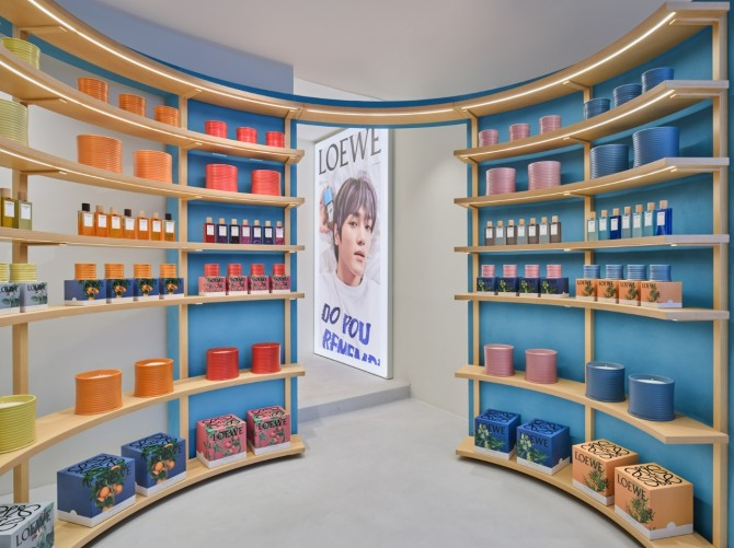 로에베 퍼퓸이 서울 성수동에 로에베의 장인 정신과 자연의 영감을 담은 브랜드 팝업스토어를 오픈했다. / 사진=신세계인터내셔날