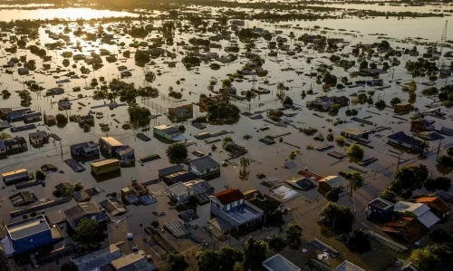 삼성 브라질은 리우 그란데두술 지역의 홍수 피해자들에게 100만 헤알을 기부했다.