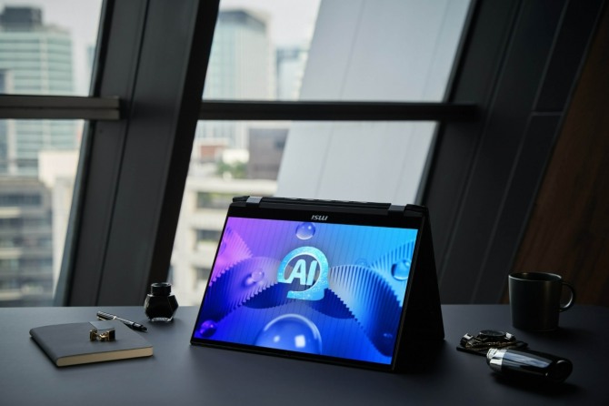 MSI 써밋 E16 AI Studio A1VFTG-U7 노트북. 사진=MSI코리아