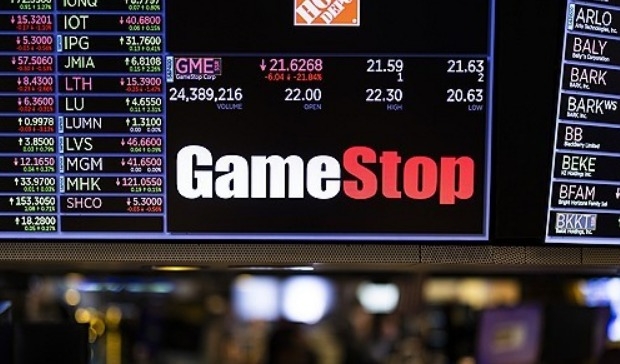 2024년 5월17일 뉴욕증권거래소(NYSE)에서 게임스톱 로고가 화면에 표시돼 있다.     사진=EPA/연합뉴스