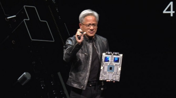 엔비디아가 대만에서 열리는 컴퓨텍스 2024 기조연설에서 '블랙웰'의 뒤를 이을 자사의 차세대 AI용 GPU '루빈'을 발표했다. 사진=엔비디아 유튜브 갈무리