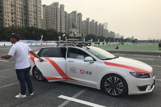 중국 정부가 비야디, 니오 등 9개 자동차 제조업체에 공공 도로에서 첨단 자율주행 공개 시험을 할 수 있도록 승인했다. 사진=로이터