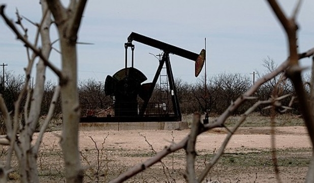 2023년 3월 17일 미국 텍사스주 퍼미안 분지에 있는 예이츠 유전에서 펌프잭이 원유를 시추하고 있다.     사진=로이터/연합뉴스