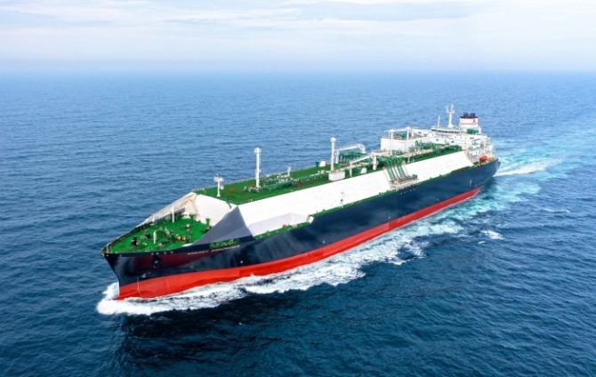 HD한국조선해양이 중동 선사로부터 1484억원 규모의 석유화학제품 운반선(PC선) 2척을 수주했다.