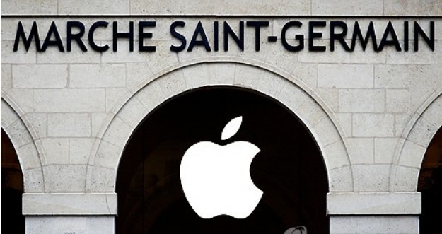 2020년 7월 15일 프랑스 파리의 마르쉐 생 제르맹에 있는 애플 스토어에 애플 로고가 보인다. 사진=로이터/연합뉴스