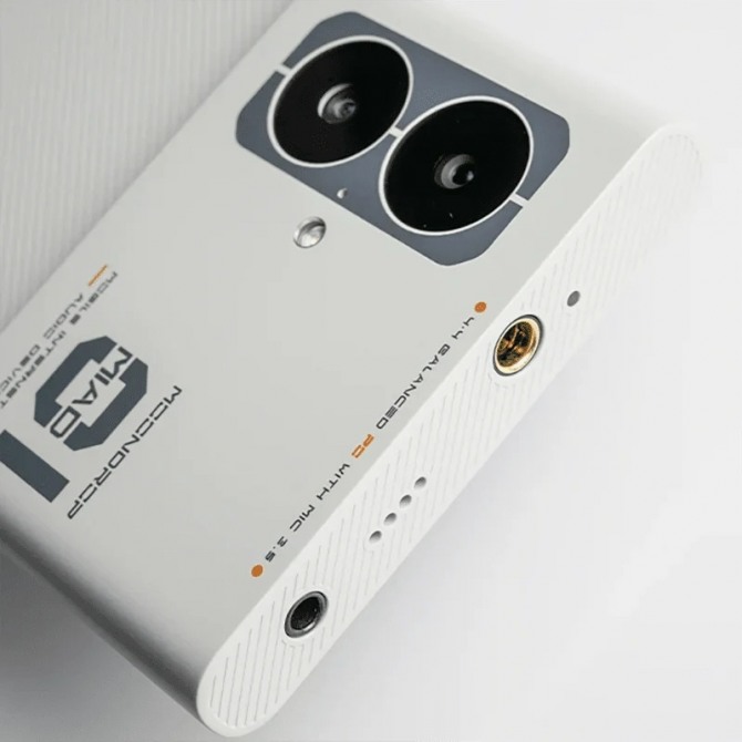 중국 이어폰 업체 수월우가 출시한 고음질 스마트폰 'Miad 01'. 이 제품은 시러스로직 DAC와 4.4mm 밸런스트 단자 등 고음질 뮤직 플레이어에서나 볼 수 있었던 기능을 제공한다. 사진=수월우 