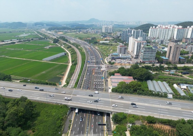 시흥시는 시흥대로(국도 39호선) 둔대~관곡 구간 1.2km 왕복 8차로를 다음달 1일 개통한다. 사진=시흥시