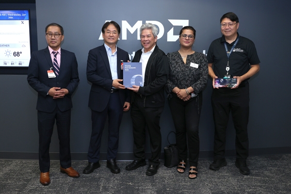  AMD를 방문한 이동환 고양특례시장(왼쪽 두 번째). 사진=고양시