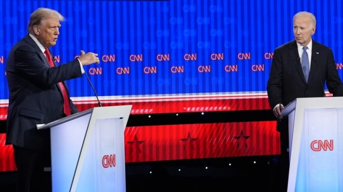 조 바이든 미국 대통령과 도널드 트럼프 전 대통령이 지난달 27일(현지 시각) CNN에서 첫 대선 후보 토론을 하고 있다. 사진=AP/연합뉴스