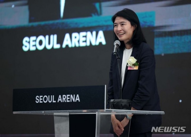 서울아레나 착공식에서 환영사를 하고 있는 정선아 카카오 대표. 사진=뉴시스