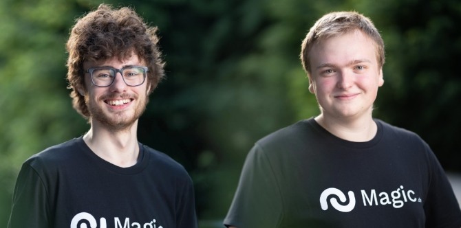미국의 생성형 AI 코딩 전문업체 매직의 에릭 스타인버거(왼쪽) 및 세바스찬 드 로 공동창업자. 사진=매직