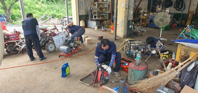 NH농기계순회정비단 봉사활동 사진=경북농협