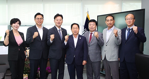 주광덕 남양주시장이 경기도의회 찾아 ‘경기동북부 공공의료원 남양주 유치를 강조했다. 사진=남양주시