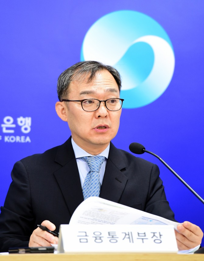 송재창 한국은행 경제통계국 금융통계부장이 7월 경상수지의 주요 특징에 대해서 설명하고 잇다. 사진=한국은행