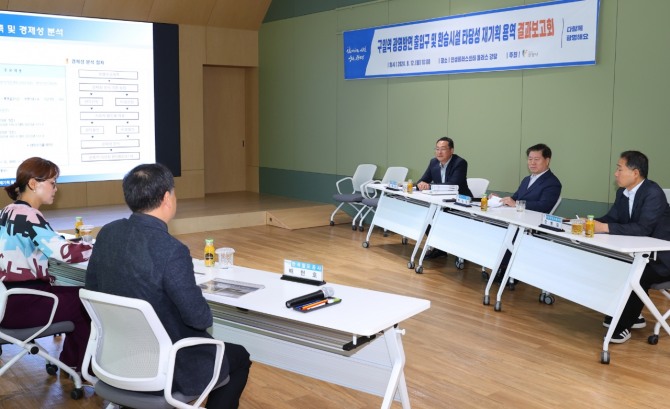 광명시는 12일 오전 광명시 인생플러스센터에서‘구일역 광명방면 출입구 및 환승시설 타당성용역 결과보고회’를 개최했다. 사진=광명시