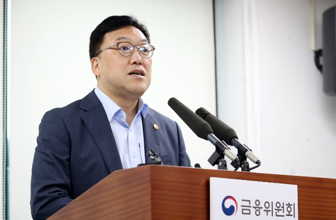 김병환 금융위원장이 6일 서울 종로구 정부서울청사에서 가계부채 관련 브리핑을 하고 있다. 사진=연합뉴스 