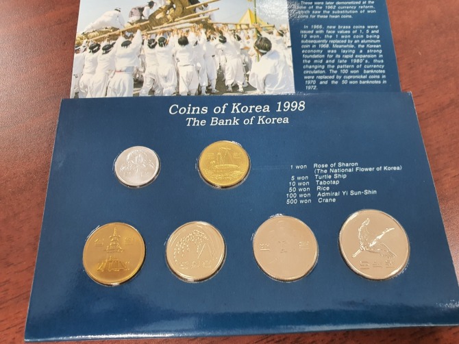 1998년 현용주화세트 실물 모습. 여기에 담겨 시장에 풀린 8000개가 1998년 생산된 500원 동전의 전부다. 사진=정성화 기자