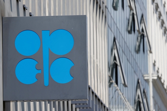 오스트리아 비엔나에 있는 오펙(OPEC) 본부 밖에 있는 석유수출국 기구 로고. 사진=로이터